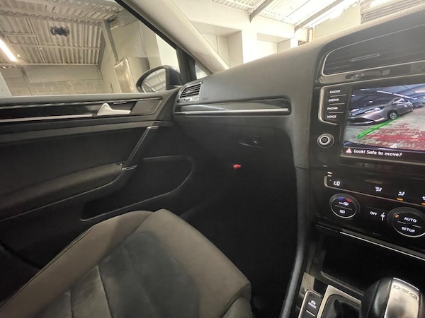 Used Volkswagen Golf 2015 for sale - 76192625: Photo 11