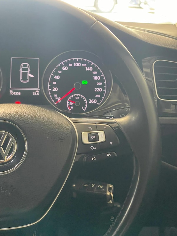 Used Volkswagen Golf 2015 for sale - 76192625: Photo 24