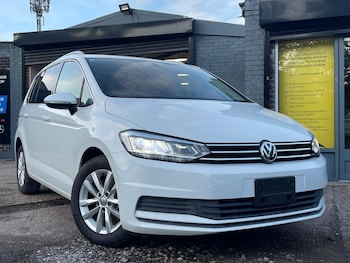 Used Volkswagen Touran 2017 for sale - 76154137: Photo