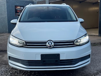 Used Volkswagen Touran 2017 for sale - 76154137: Photo