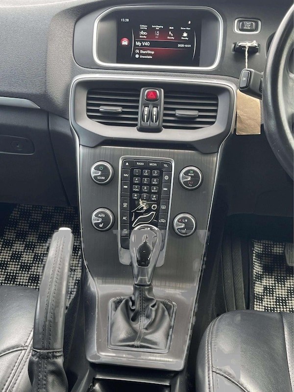 Used Volvo V40 2015 for sale - 76237113: Photo 11
