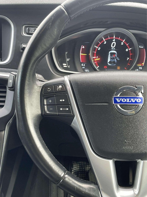 Used Volvo V40 2015 for sale - 76237113: Photo 33