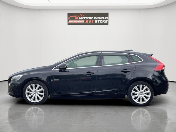 Used Volvo V40 2015 for sale - 76237113: Photo 5