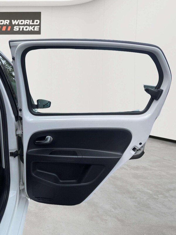 Used Volkswagen up! 2016 for sale - 76249322: Photo 18