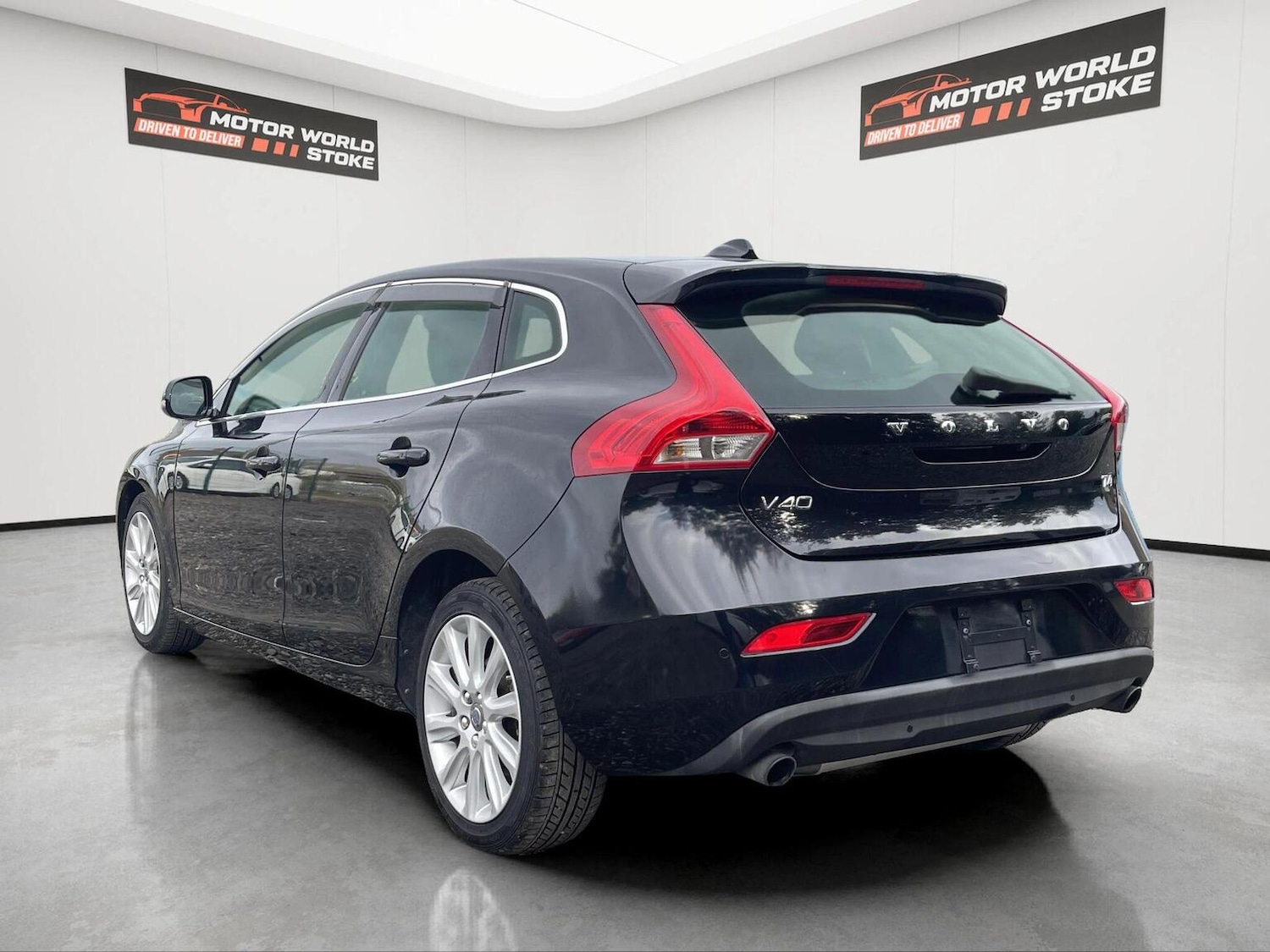 Used Volvo V40 2015 for sale - 76449410: Photo 4