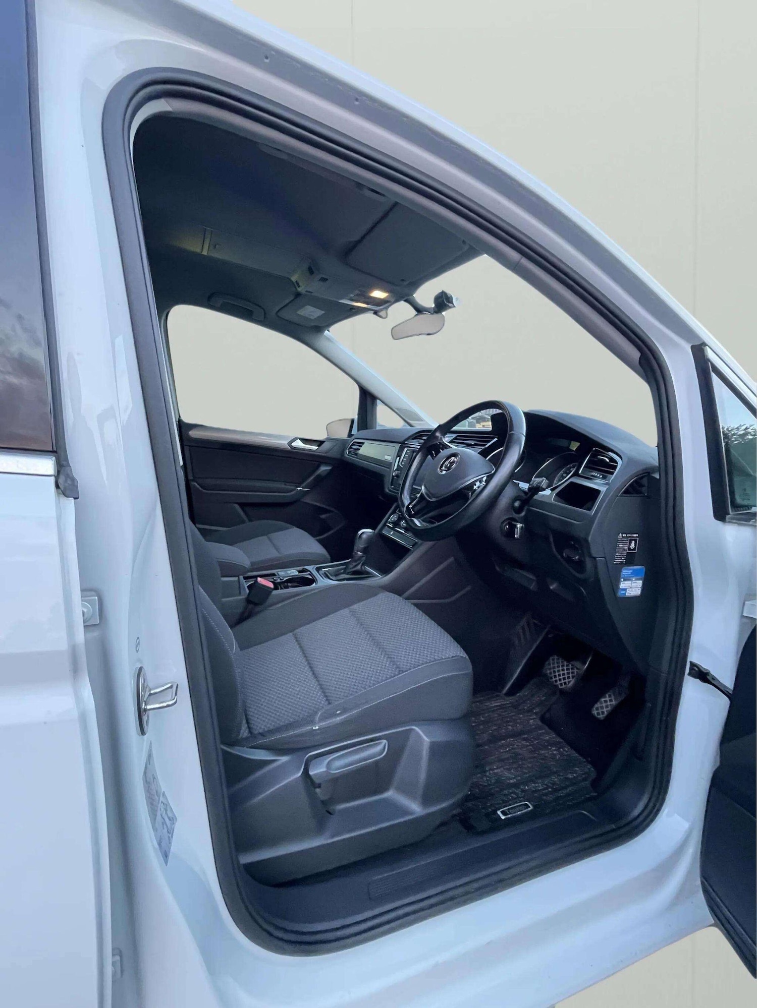 Used Volkswagen Touran 2017 for sale - 76497541: Photo 13