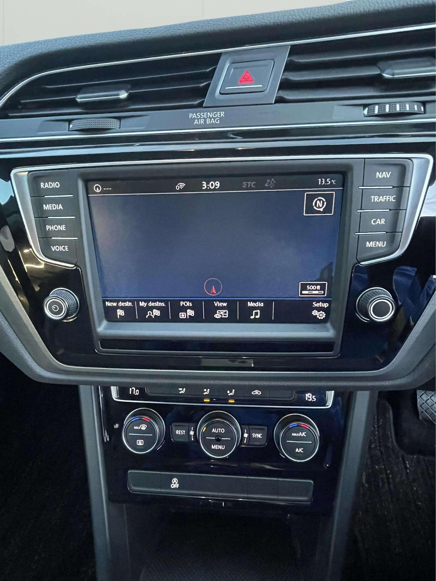 Used Volkswagen Touran 2017 for sale - 76497541: Photo 24