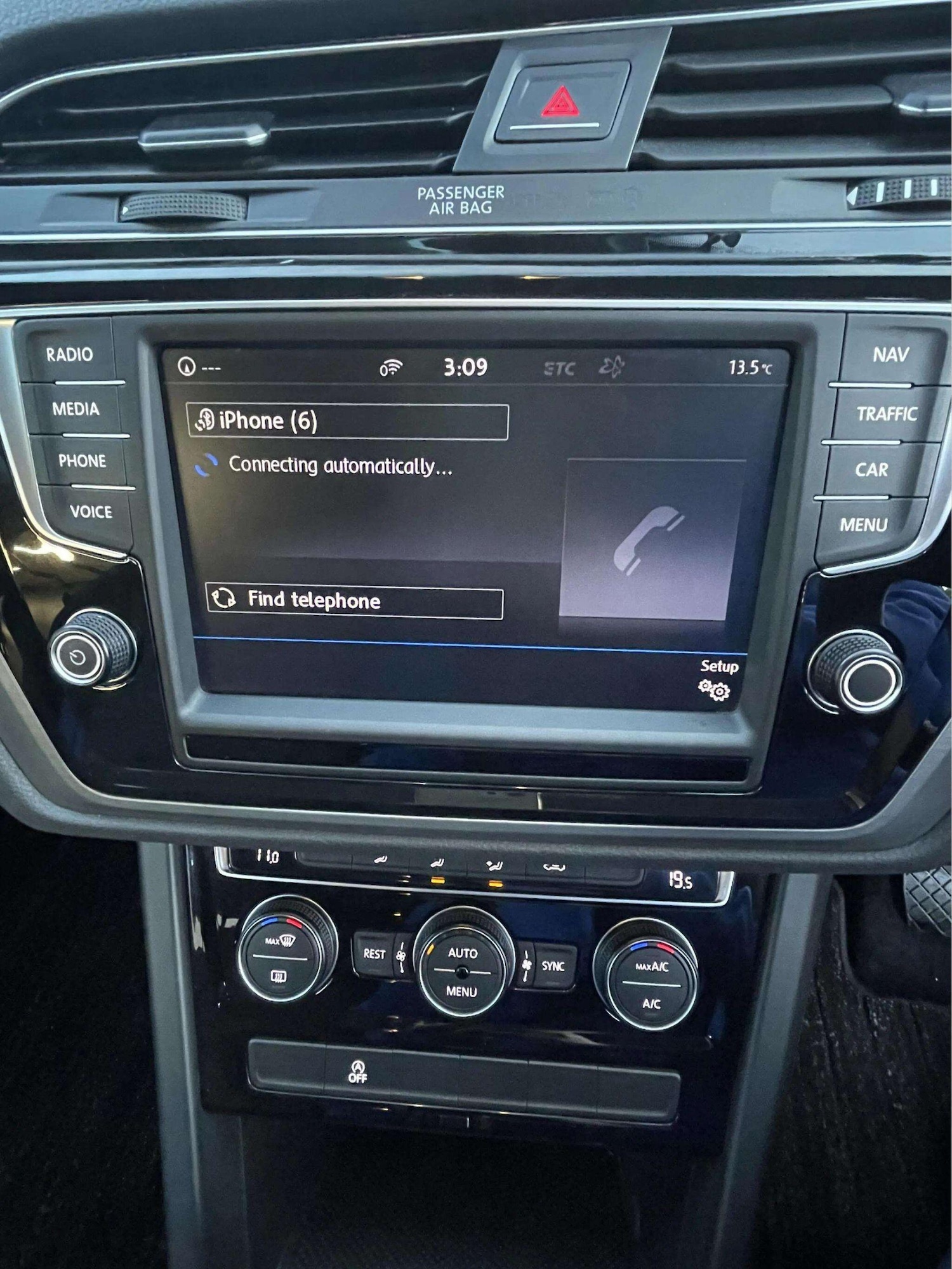 Used Volkswagen Touran 2017 for sale - 76497541: Photo 25