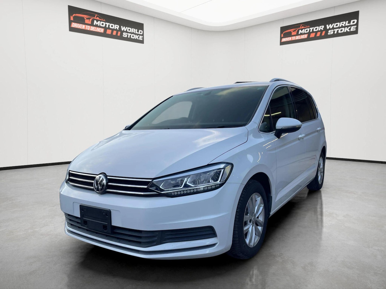 Used Volkswagen Touran 2017 for sale - 76497541: Photo 3