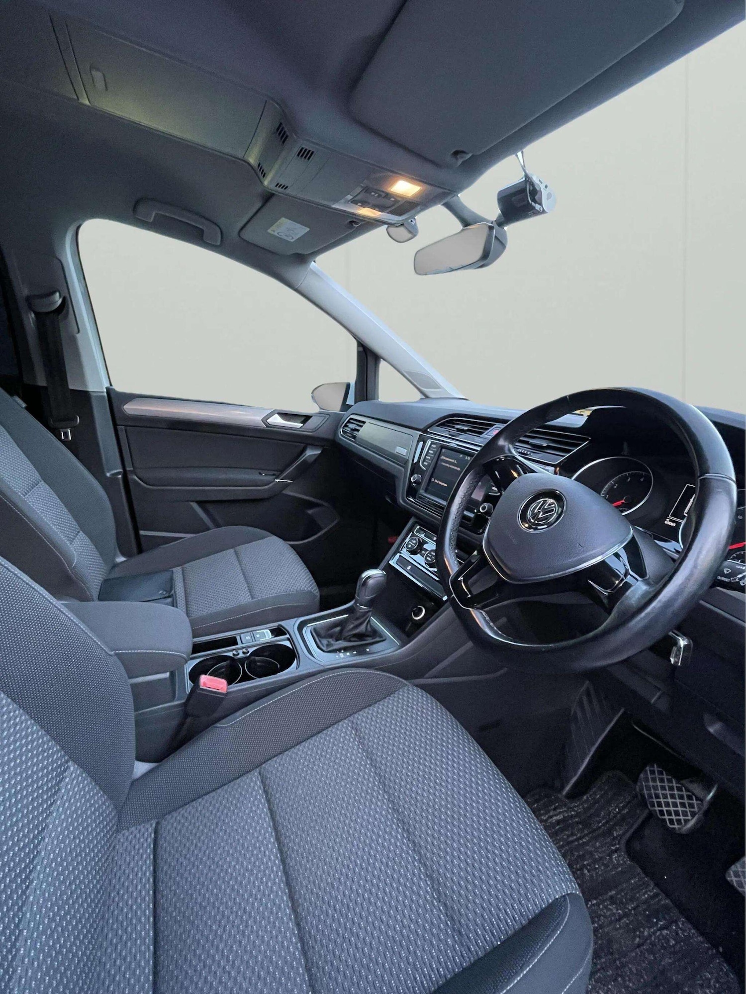 Used Volkswagen Touran 2017 for sale - 76497541: Photo 33