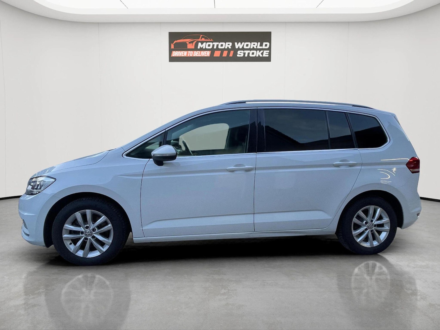 Used Volkswagen Touran 2017 for sale - 76497541: Photo 5