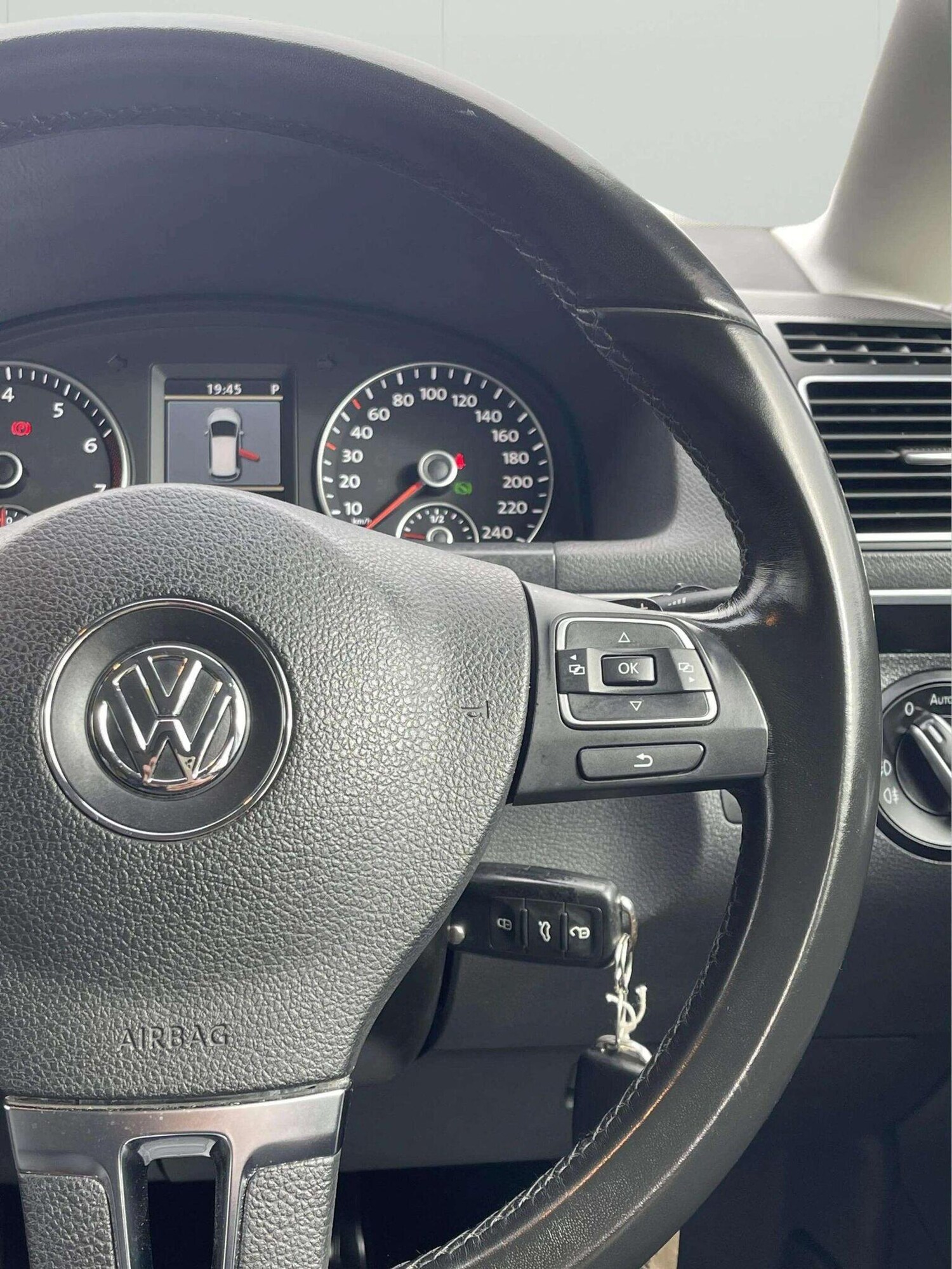 Used Volkswagen Touran 2013 for sale - 76334738: Photo 24