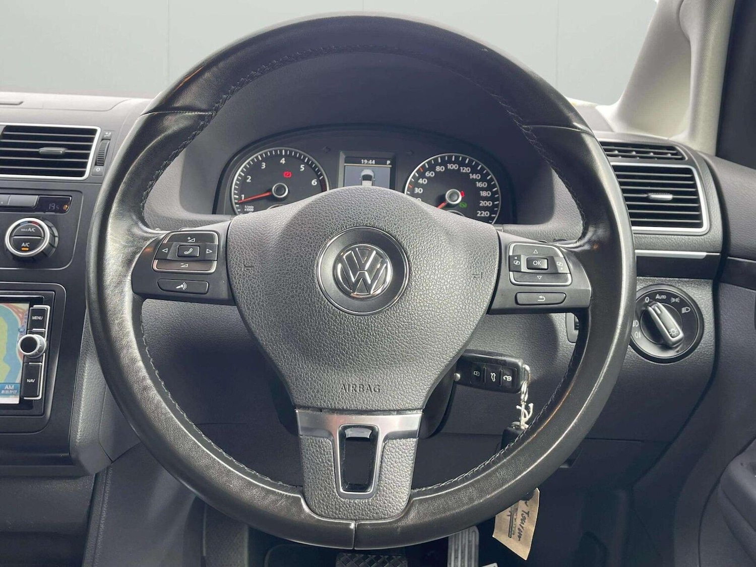 Used Volkswagen Touran 2013 for sale - 76334738: Photo 25