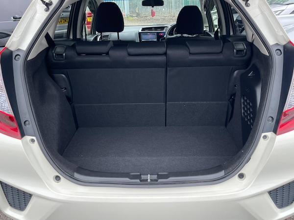 Used Honda Jazz 2014 for sale - 76237249: Photo 25