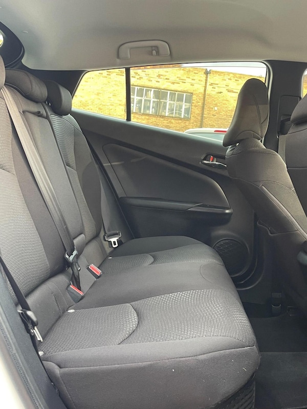 Used Toyota Prius 2020 for sale - 76192613: Photo 16