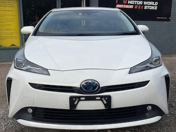 Used Toyota Prius 2020 for sale - 76192613: Photo 2