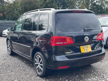 Used Volkswagen Touran 2014 for sale - 76154142: Photo