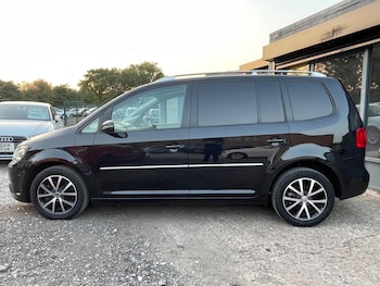 Used Volkswagen Touran 2014 for sale - 76154142: Photo