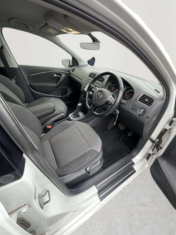 Used Volkswagen Polo 2015 for sale - 76192627: Photo 11