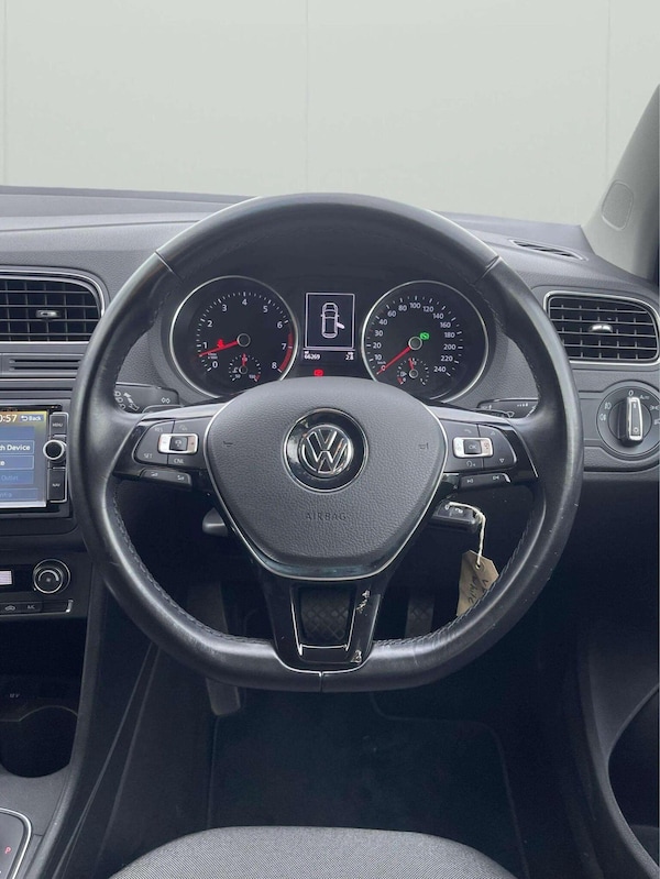 Used Volkswagen Polo 2015 for sale - 76192627: Photo 28