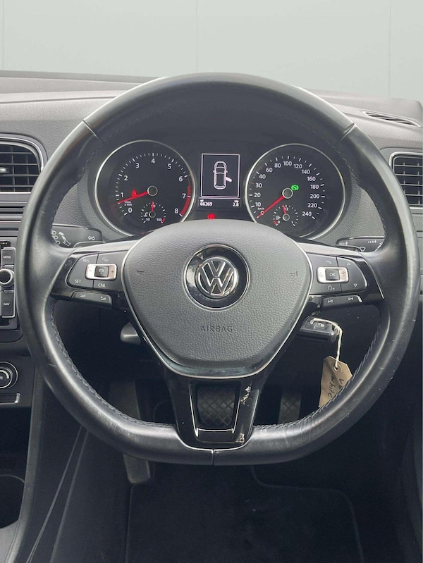 Used Volkswagen Polo 2015 for sale - 76192627: Photo 29