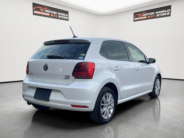 Used Volkswagen Polo 2015 for sale - 76192627: Photo 8
