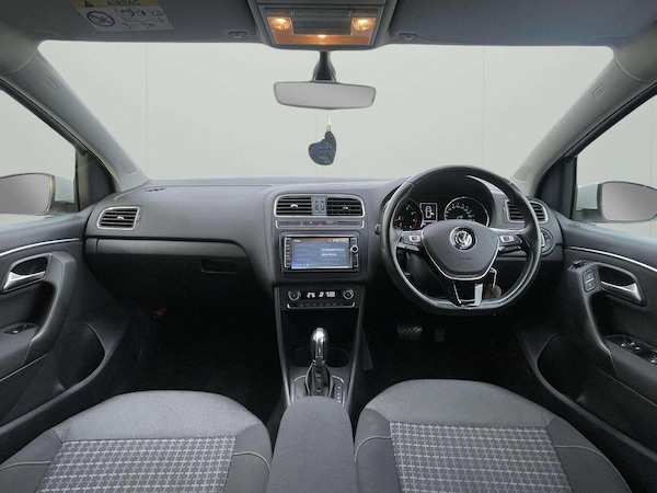 Used Volkswagen Polo 2015 for sale - 76192627: Photo 9