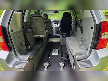 Used Kia Sedona 2011 for sale - 77981915: Photo