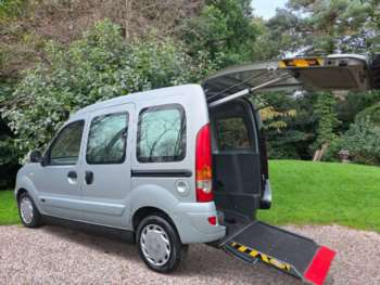 2008 (08) - 1.6 Automatic + Drive From Wheelchair or for Use as a Standard WAV 5-Door