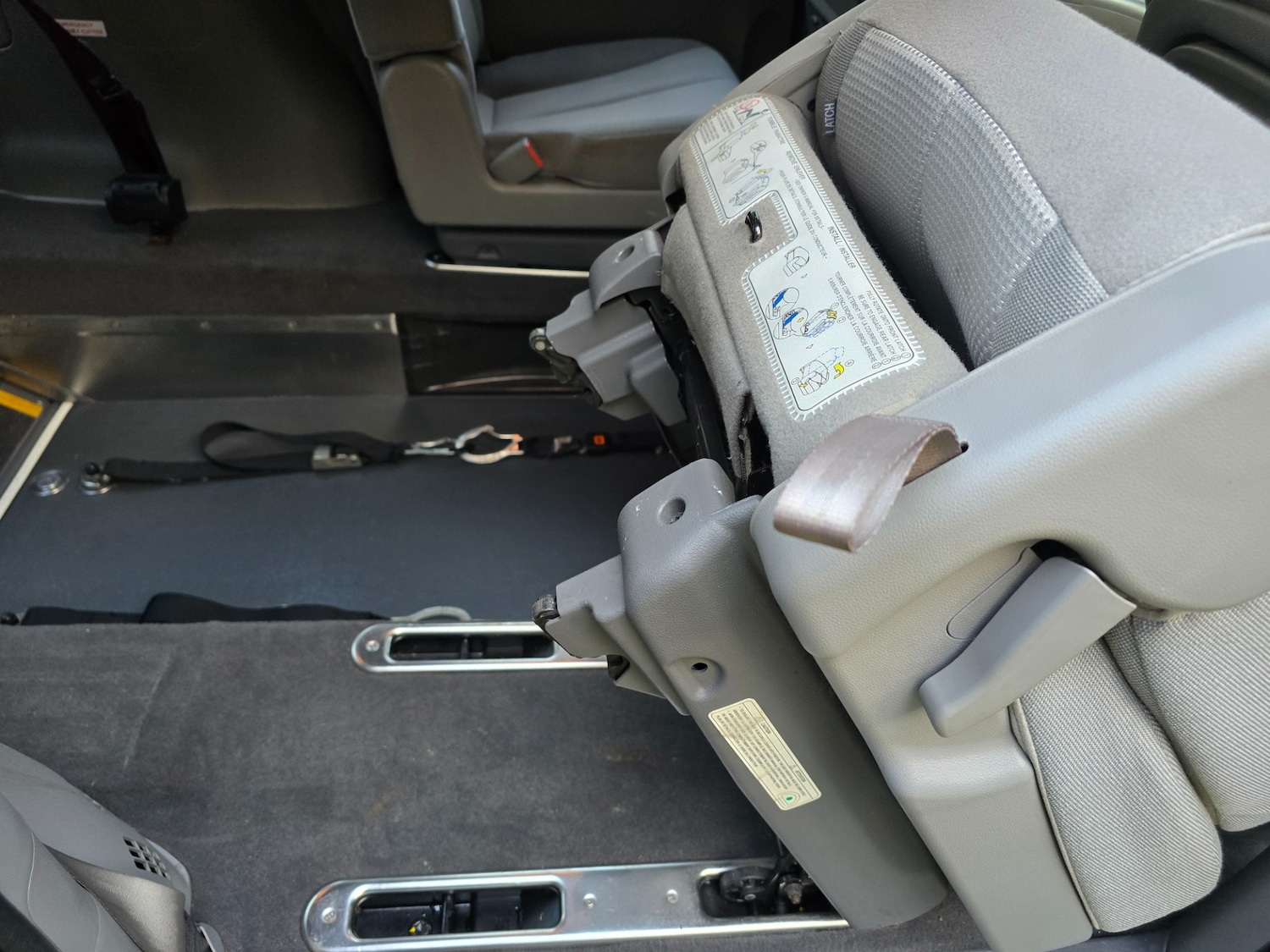 Used Kia Sedona 2009 for sale - 77735898: Photo 26