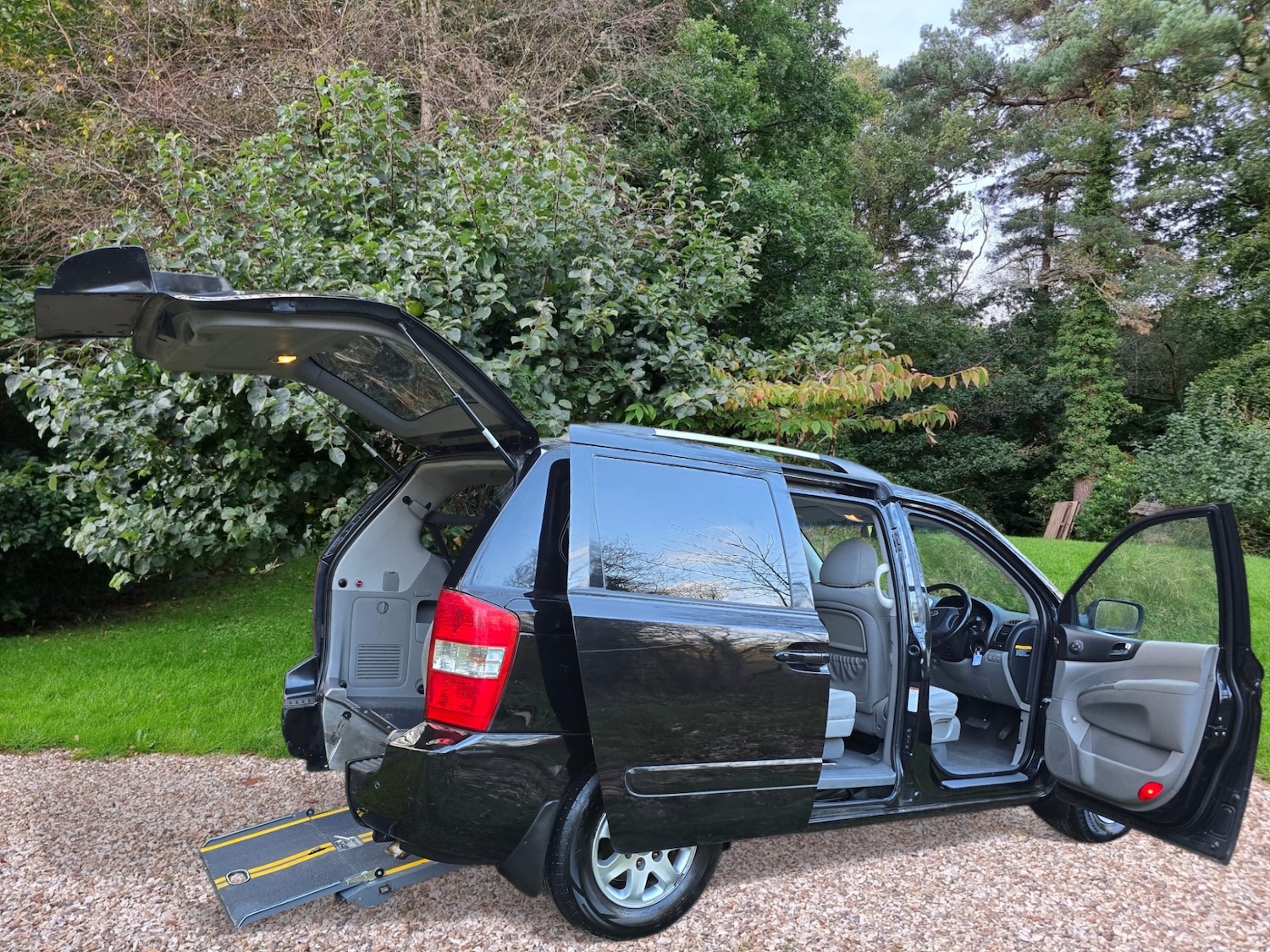 Used Kia Sedona 2009 for sale - 77735898: Photo 4