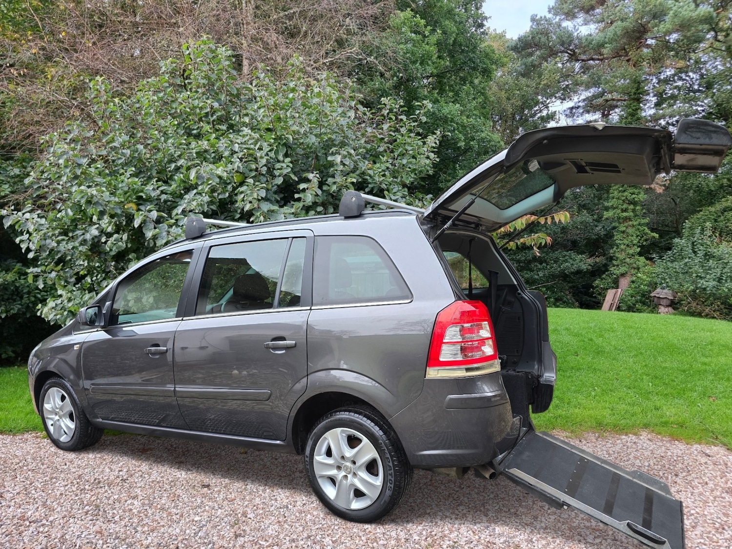 Used Vauxhall Zafira 2011 for sale - 77535715: Photo 2