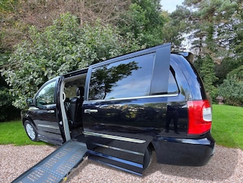 2011 (61) - 2.8 CRD Auto 4 Seater Side Entry Drive From Wheelchair Accessible Vehicle 5-Door