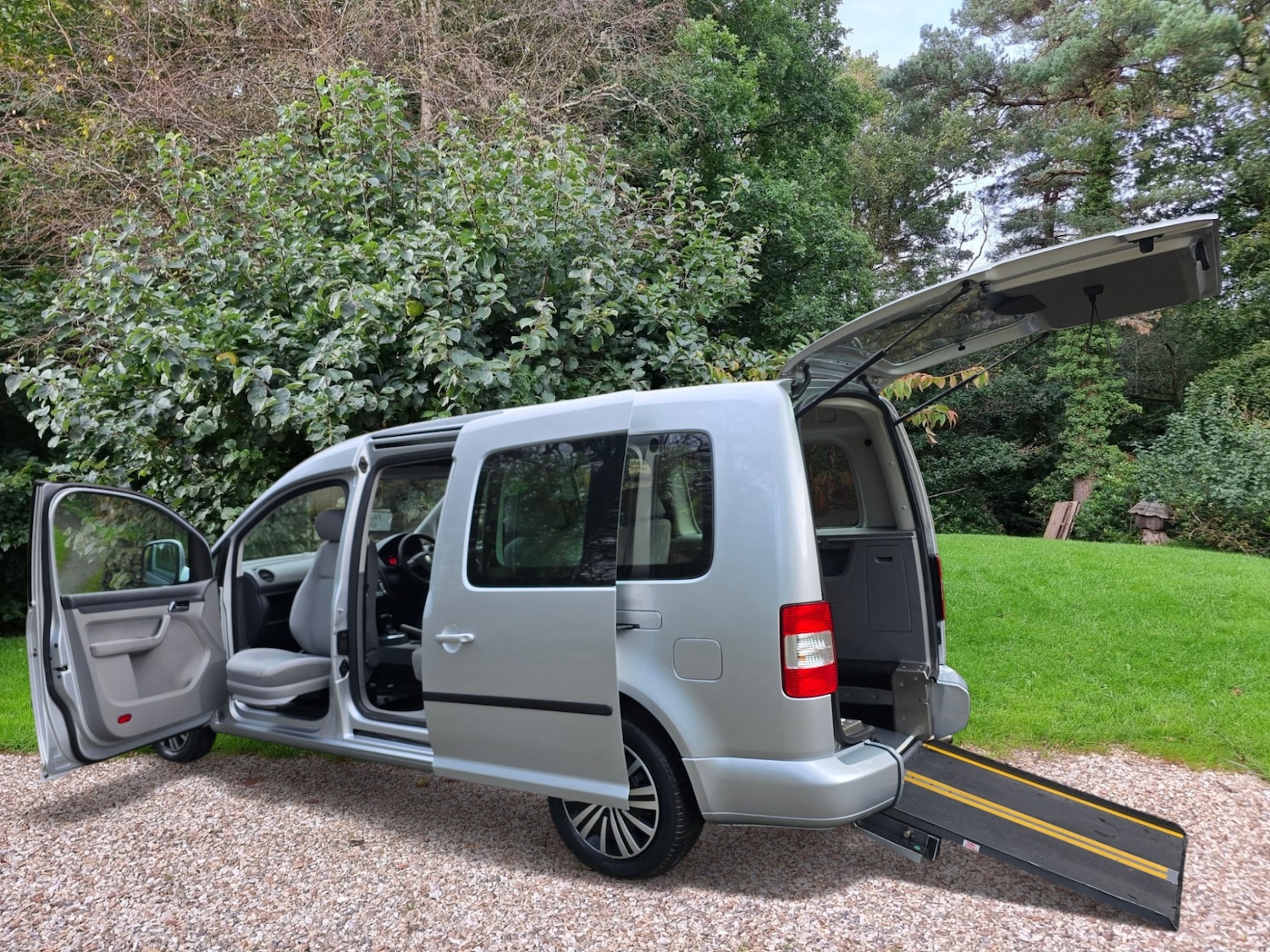 Used Volkswagen Caddy Maxi Life 2009 for sale - 77043295: Photo 1