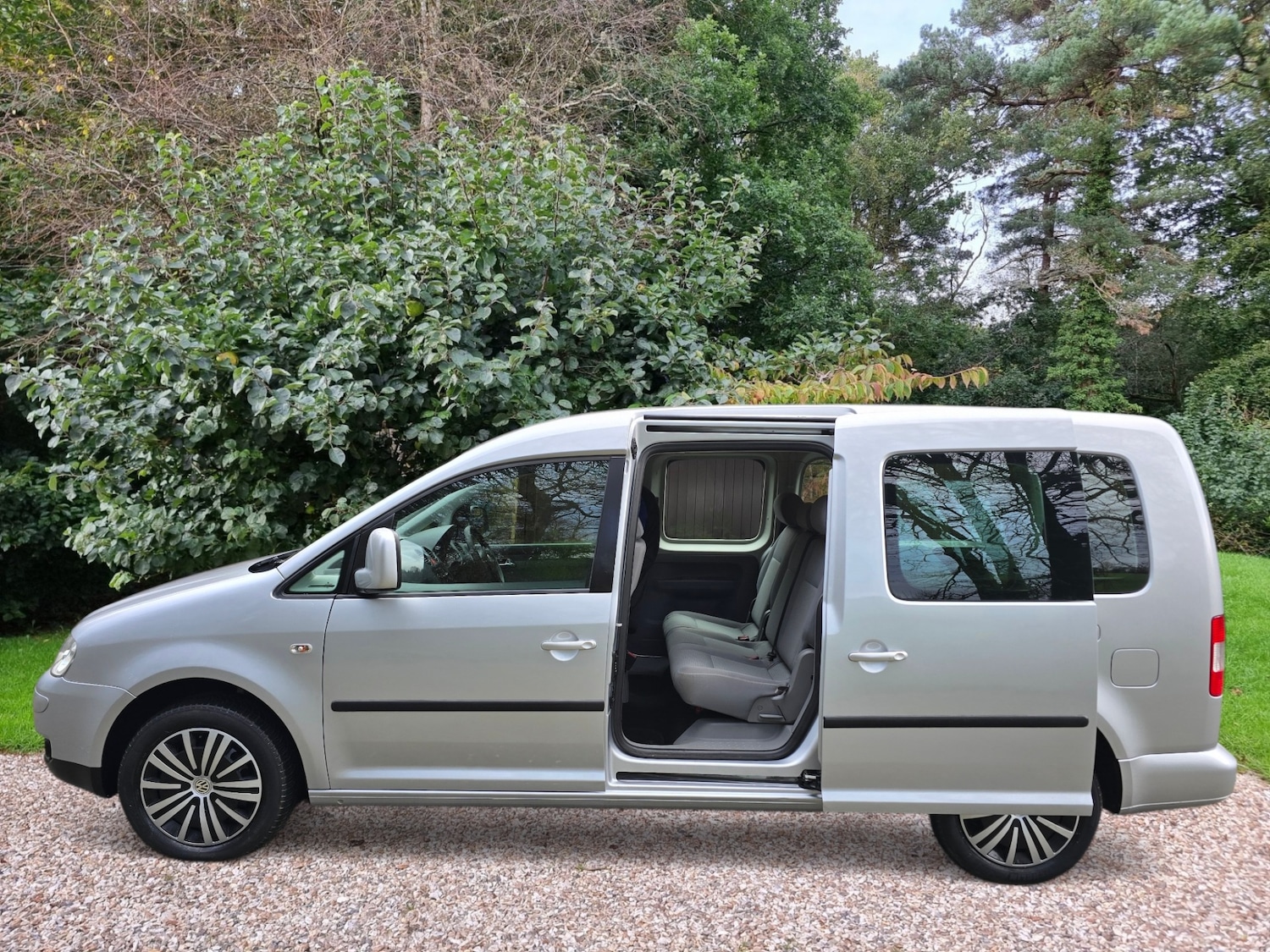 Used Volkswagen Caddy Maxi Life 2009 for sale - 77043295: Photo 15