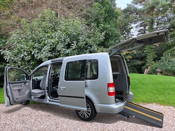 2009 (59) - 1.9 TDI 5 Seater Wheelchair Accessible Vehicle + Swivel Out Passenger Seat 5-Door