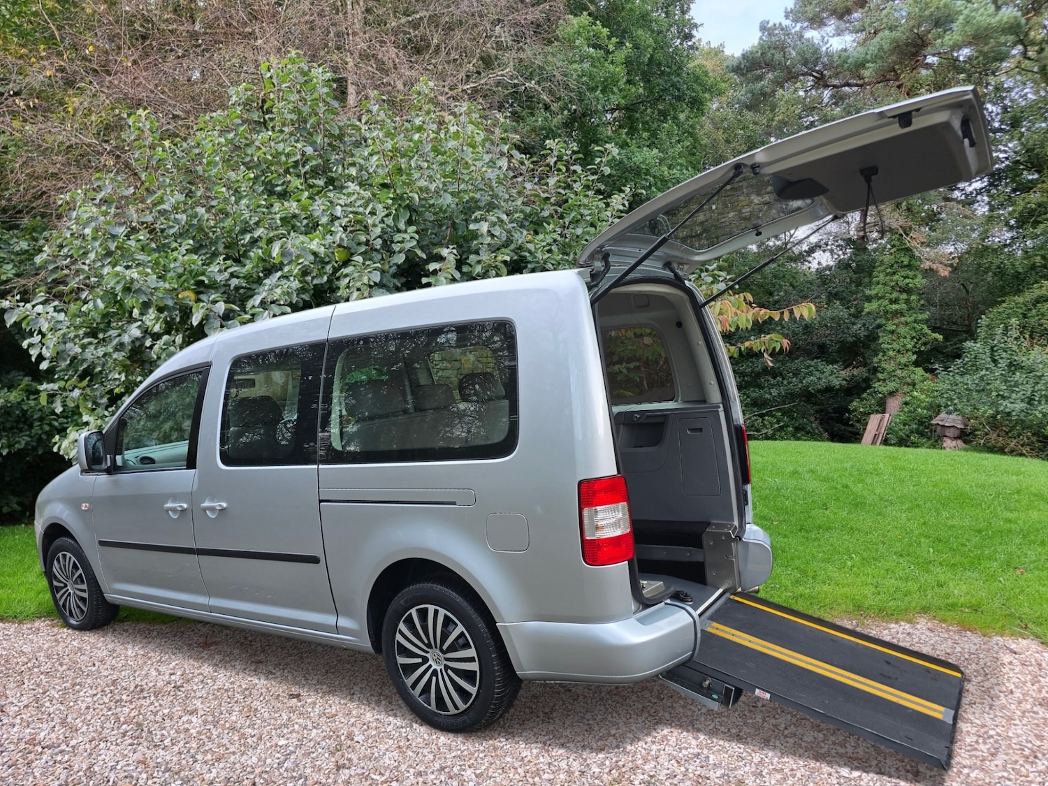 Used Volkswagen Caddy Maxi Life 2009 for sale - 77043295: Photo 2