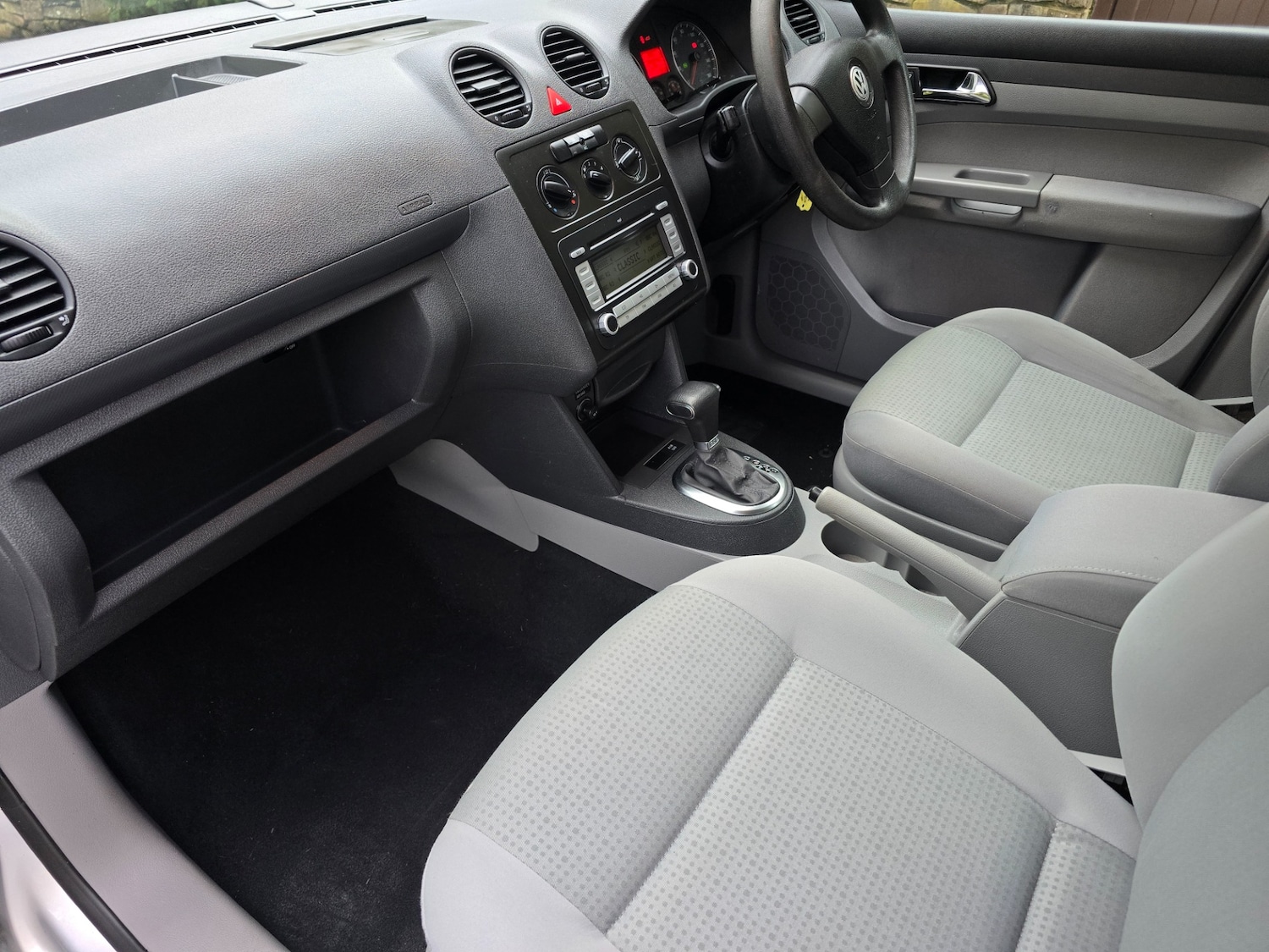 Used Volkswagen Caddy Maxi Life 2009 for sale - 77043295: Photo 26