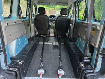 2010 (60) - 1.6 Automatic Wheelchair Accessible Vehicle + 3 Seater + Superb Throughout 5-Door