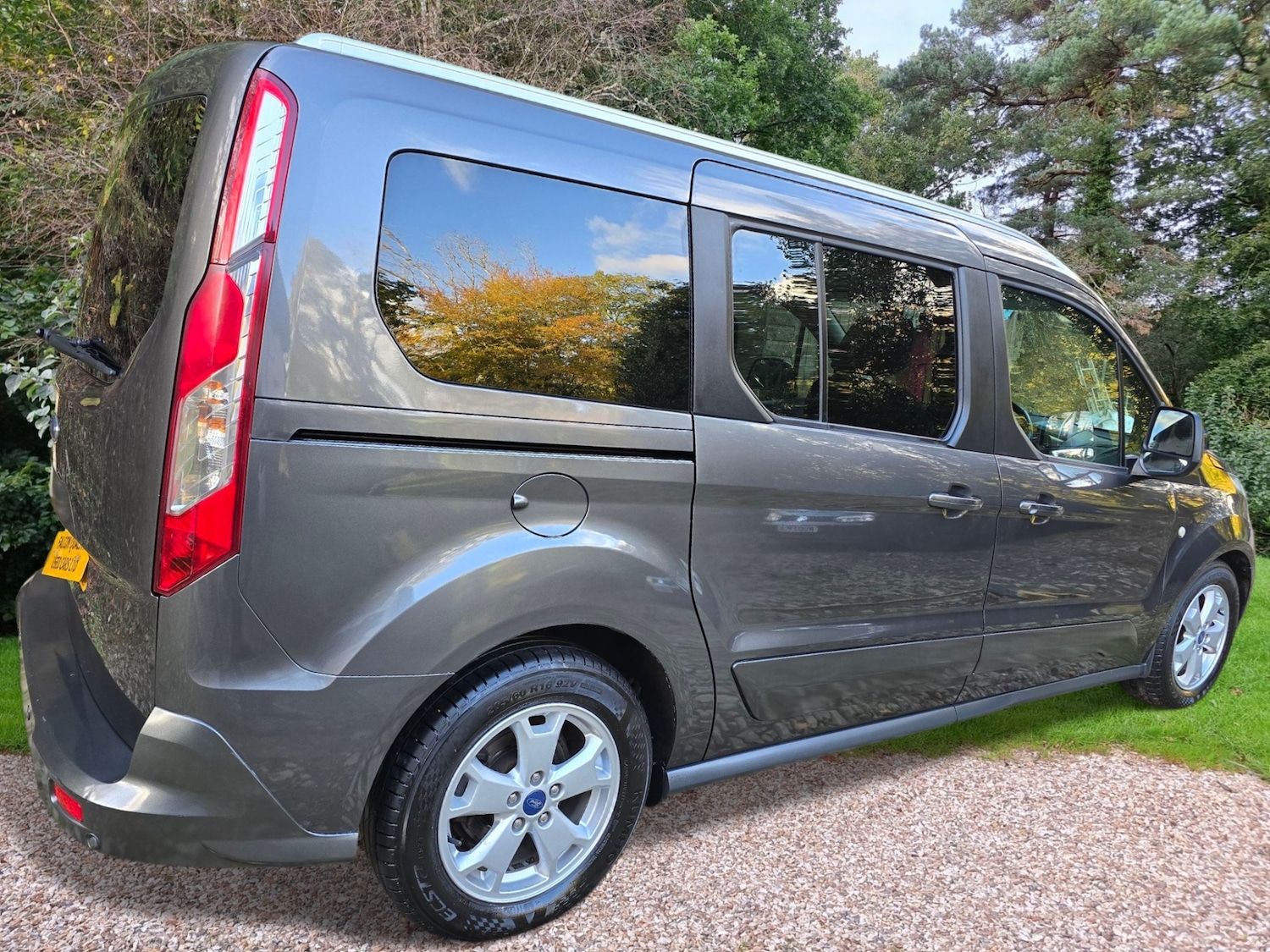 Used Ford Grand Tourneo Connect 2017 for sale - 76178589: Photo 2