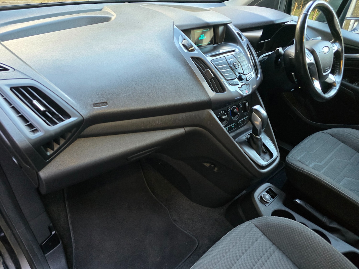 Used Ford Grand Tourneo Connect 2017 for sale - 76178589: Photo 21