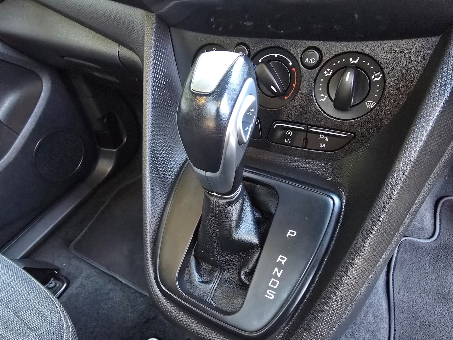 Used Ford Grand Tourneo Connect 2017 for sale - 76178589: Photo 23