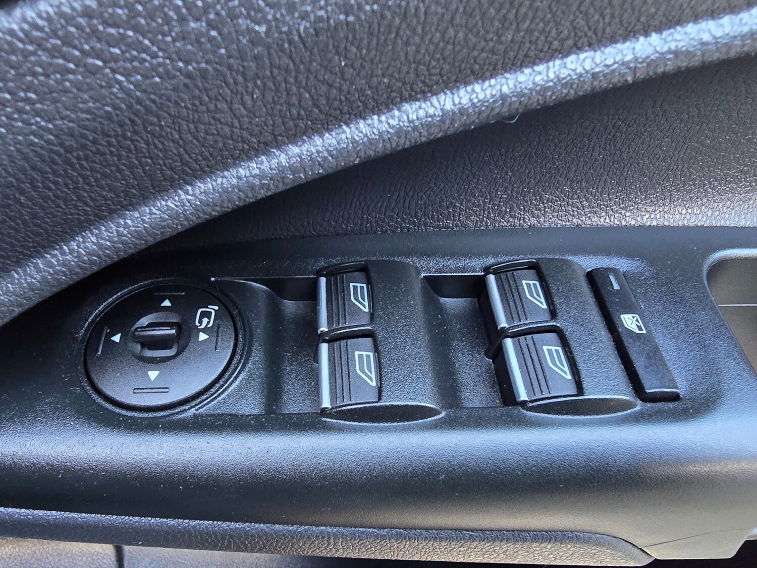 Used Ford Grand Tourneo Connect 2017 for sale - 76178589: Photo 32