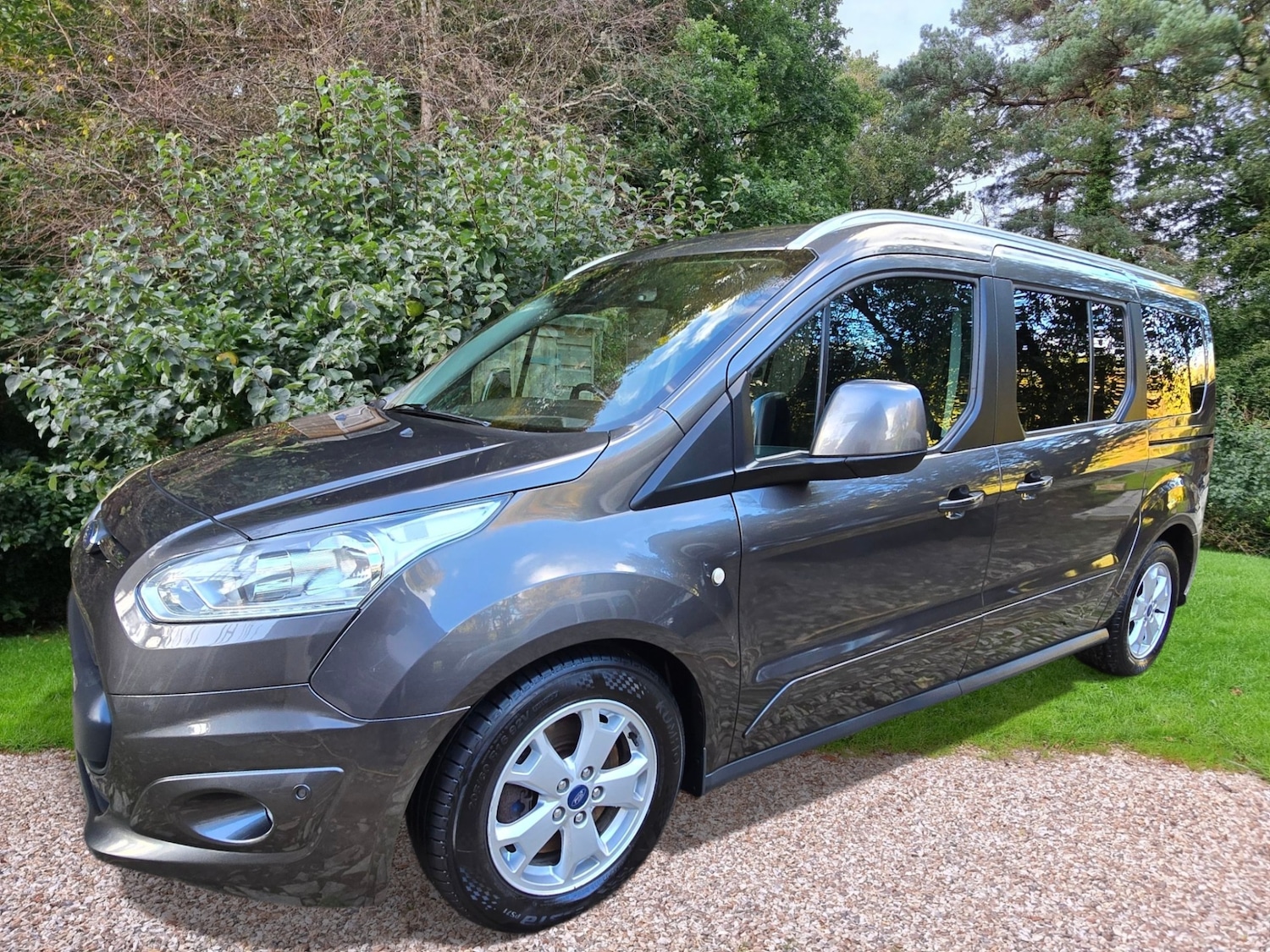 Used Ford Grand Tourneo Connect 2017 for sale - 76178589: Photo 5