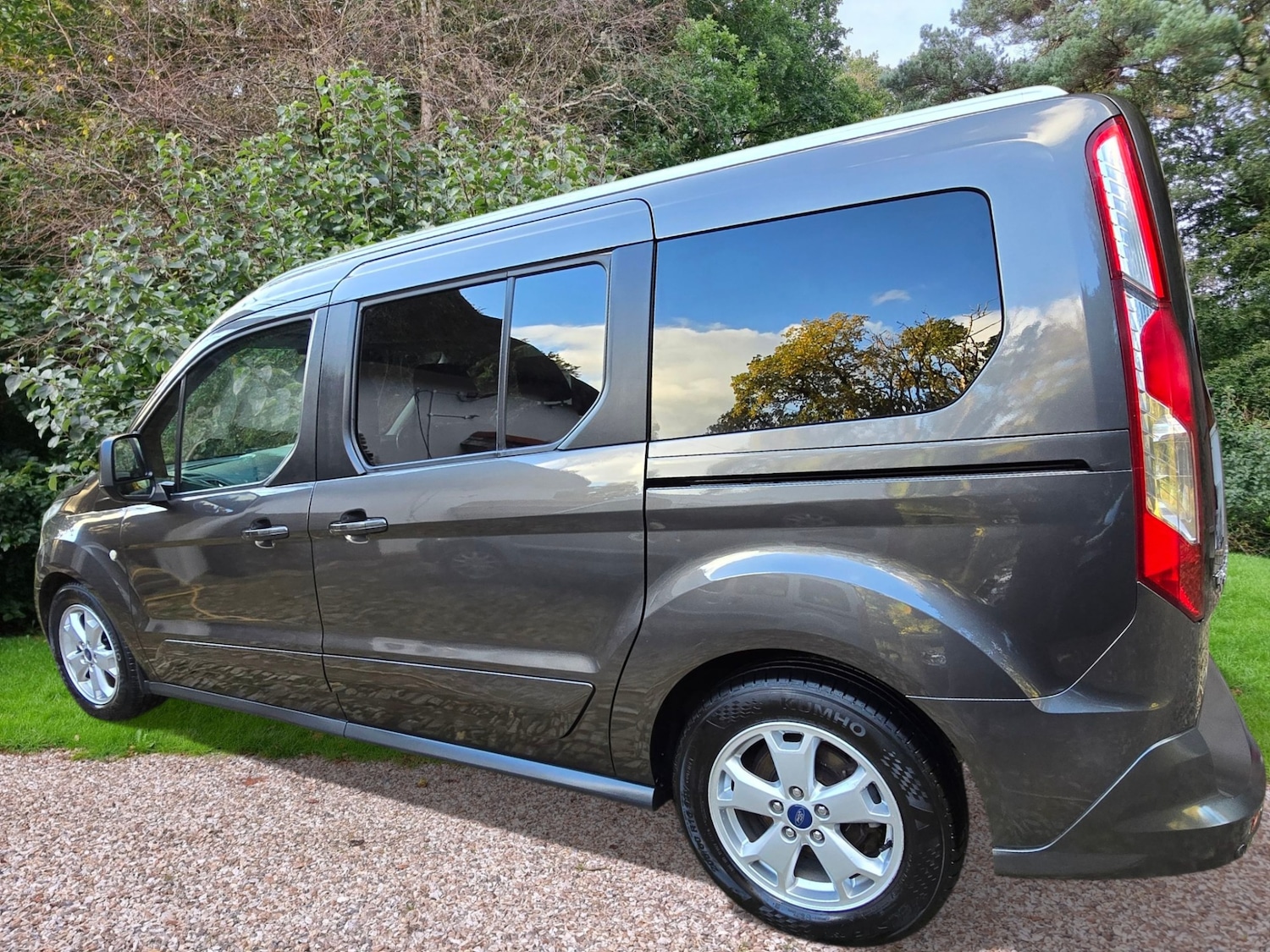 Used Ford Grand Tourneo Connect 2017 for sale - 76178589: Photo 6