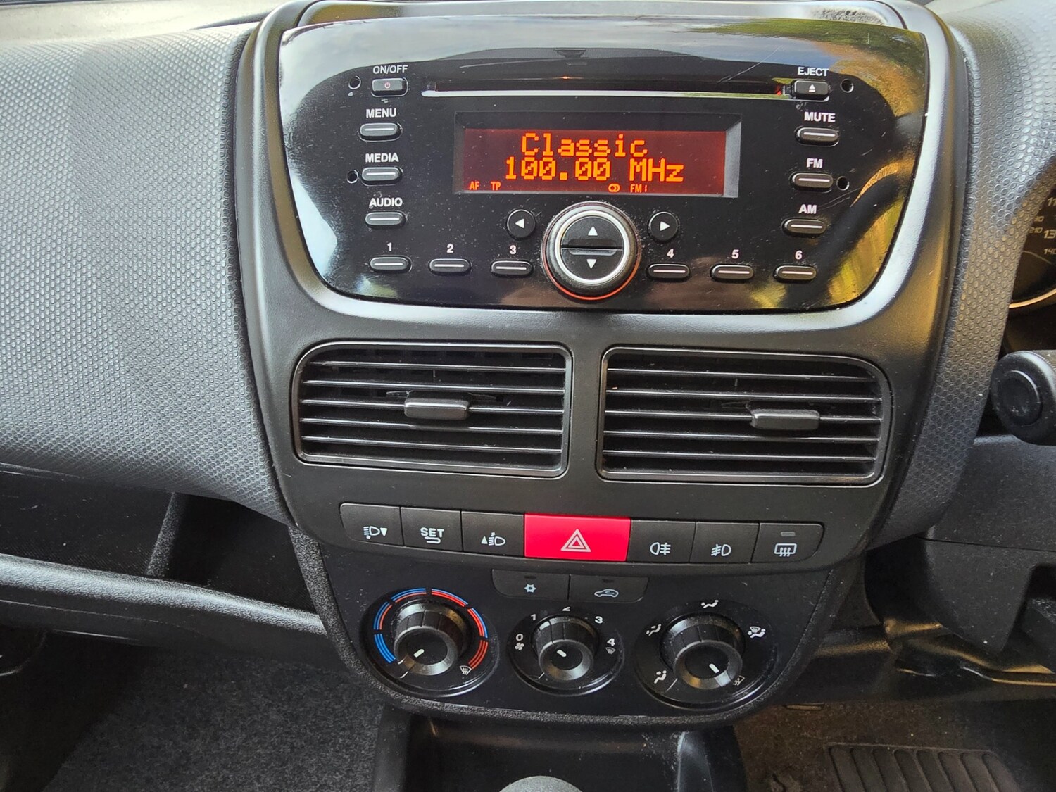 Used Fiat Doblo 2015 for sale - 76527267: Photo 28