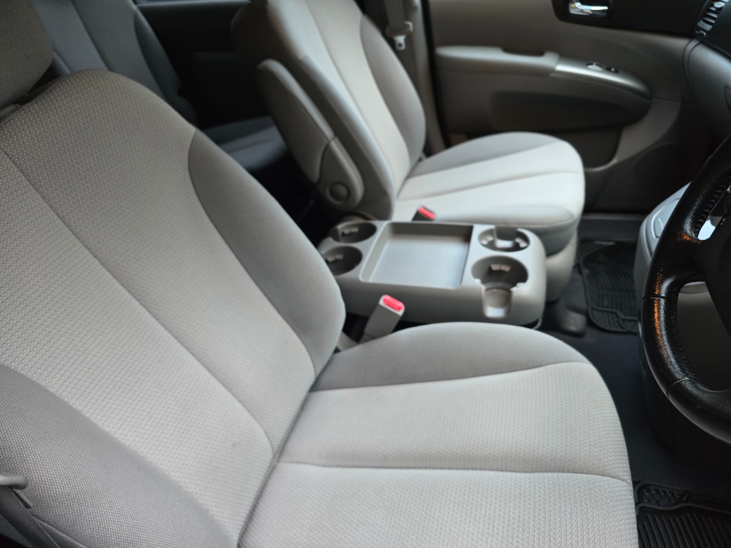 Used Kia Sedona 2010 for sale - 76300684: Photo 14