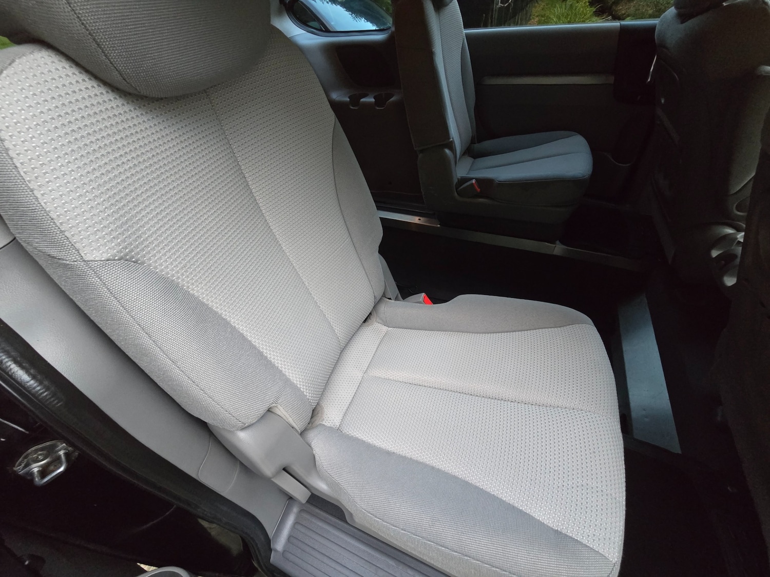 Used Kia Sedona 2010 for sale - 76300684: Photo 15