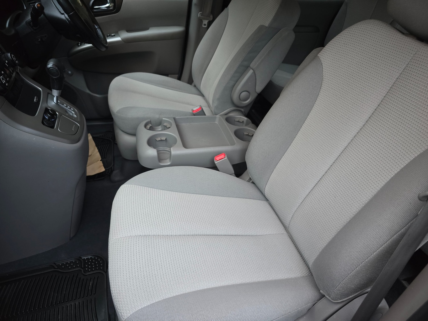 Used Kia Sedona 2010 for sale - 76300684: Photo 18