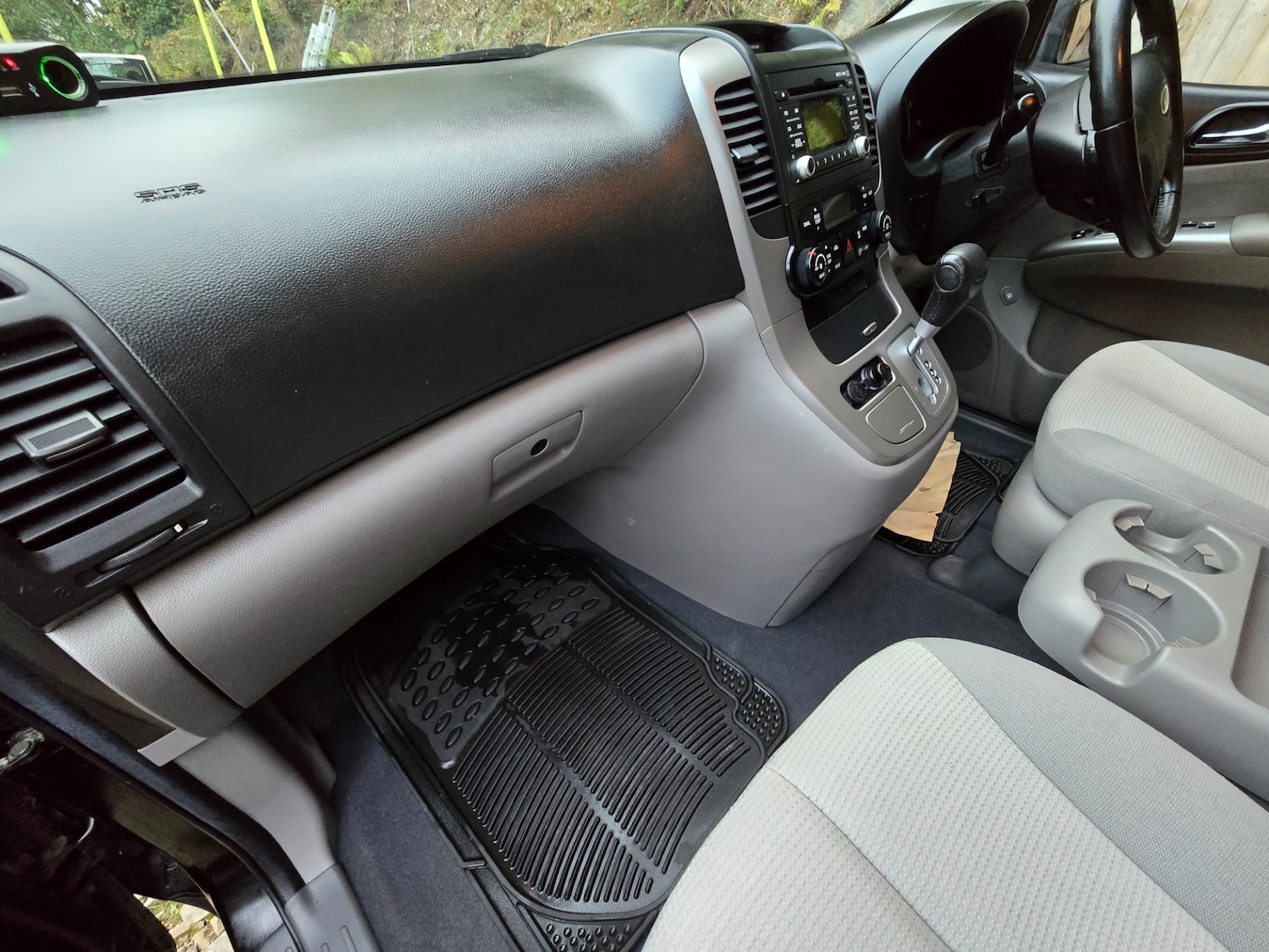 Used Kia Sedona 2010 for sale - 76300684: Photo 20